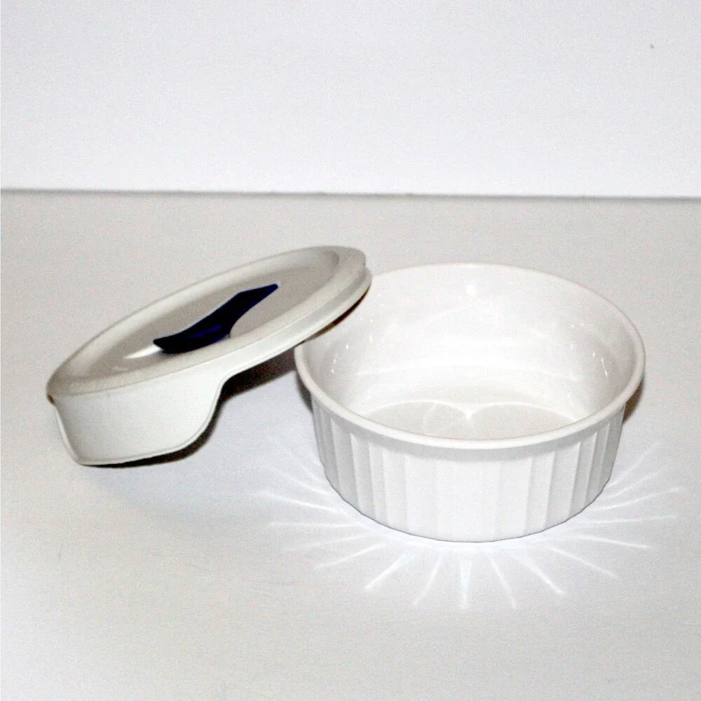 Corning Ware Individual Casserole F 16 B with Plastic Vented Lid round white